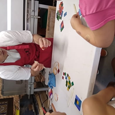 Atelier enfant : création d'un objet en vitrail avec Sébastien Dugué, maître verrier