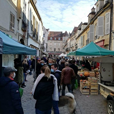 Marché de Semur-en-Auxois