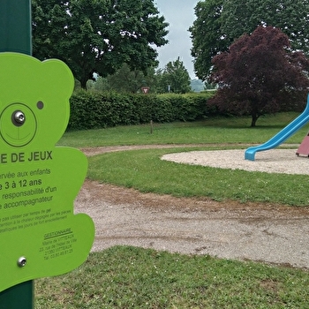 Aire de jeux, aire sportive et terrains de pétanque - VITTEAUX