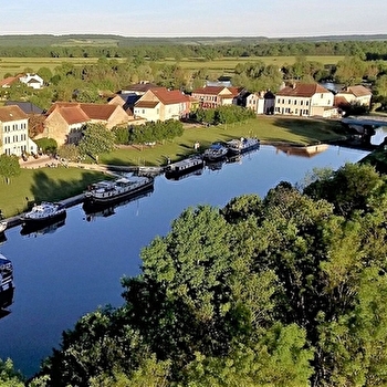 Port de Plaisance de Pont Royal - La Maison du Canal - Clamerey - CLAMEREY