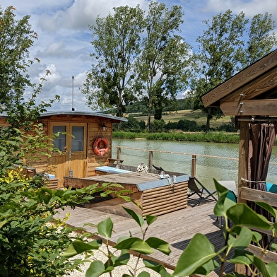 Les Lodges du Canal de Bourgogne - la Toue cabanée