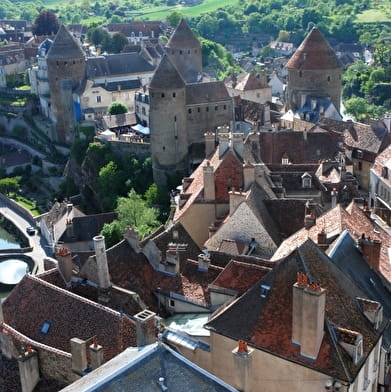 Visite guidée de Semur-en-Auxois avec Dame Sandrine 