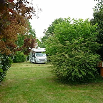 Aire pour camping-cars du camping du Lac de Pont - PONT-ET-MASSENE